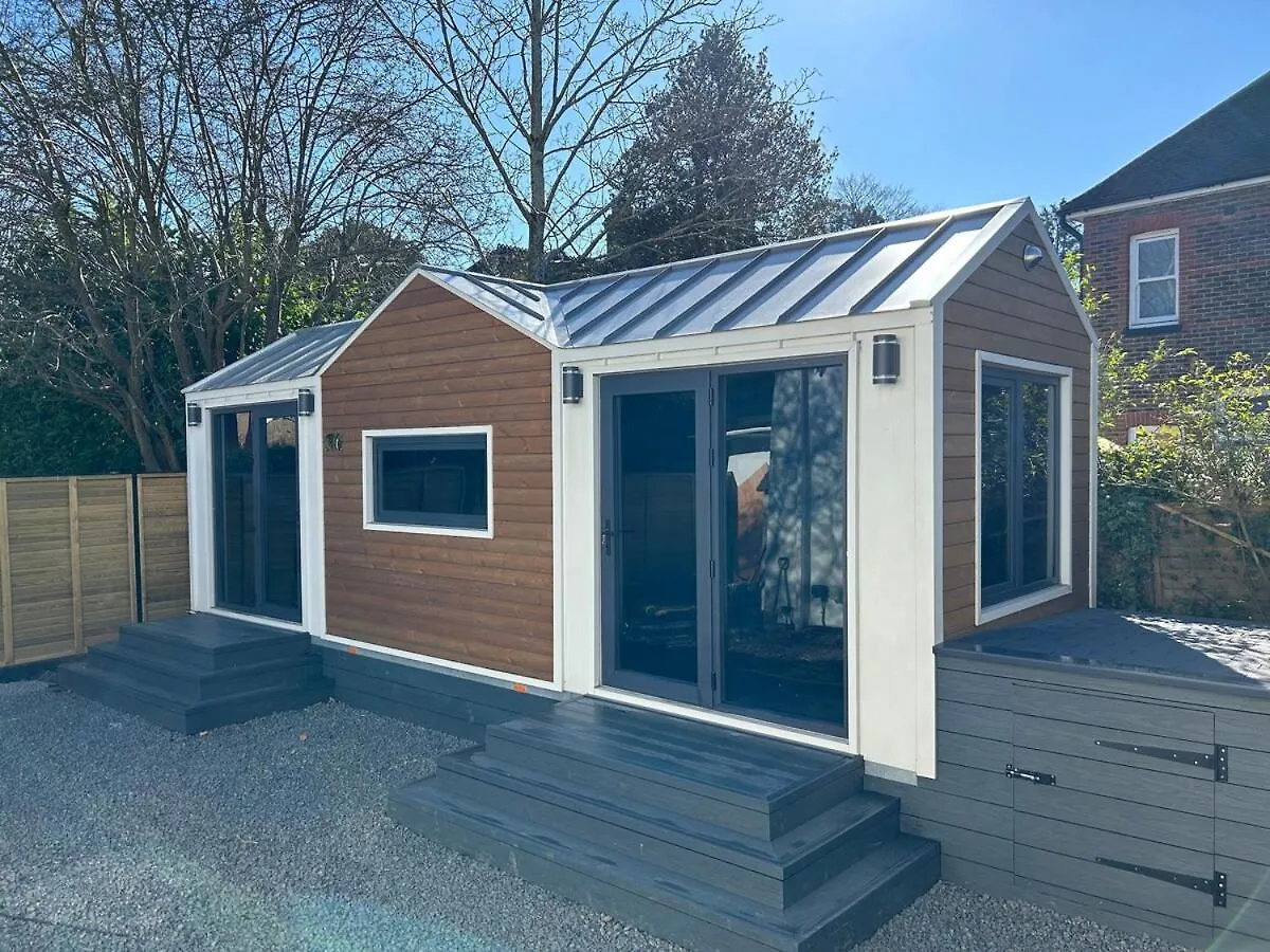The Gatwick Cabin With Airport Parking Available Horley 0*,  United Kingdom
