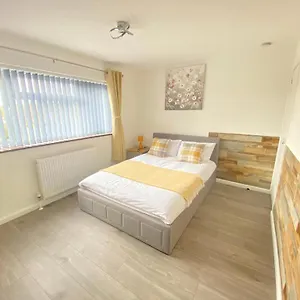 Gatwick Deluxe En-suite Horley